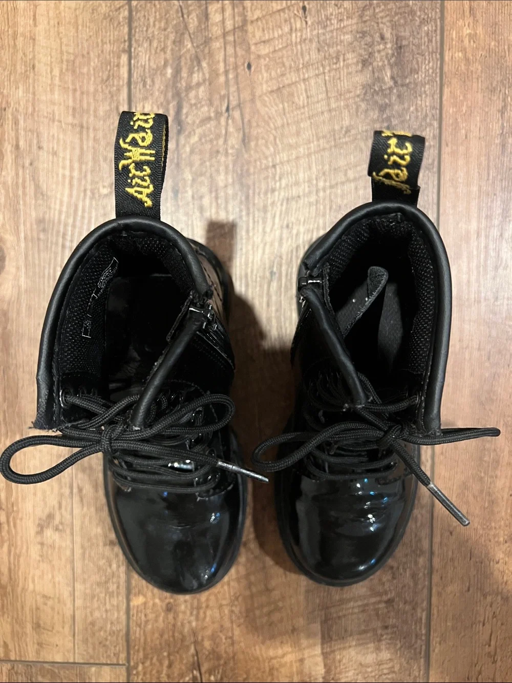 Dr. Marten’s Delaney Black Patent Leather Boots for Toddler Girl, size 11